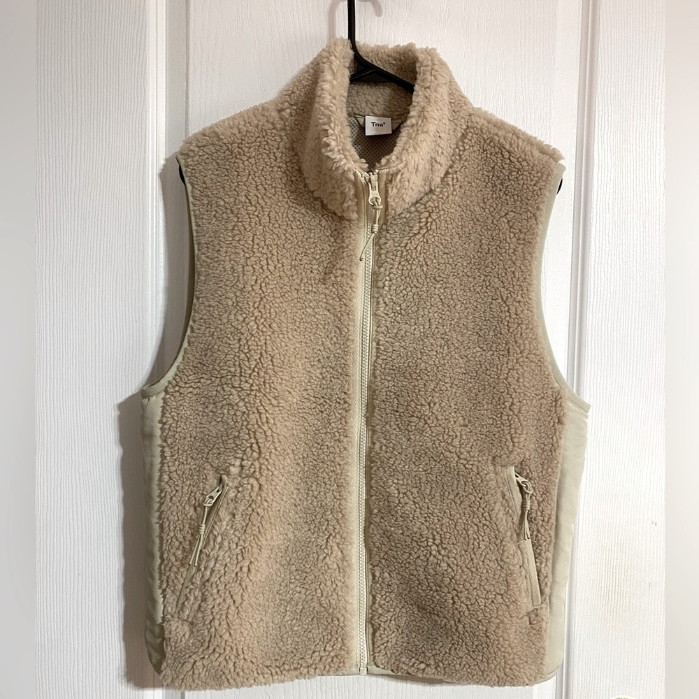 NWOT Aritzia TNA Cody Massive Polar Vest Fleece Sherpa Zip-Up Vest Size Small